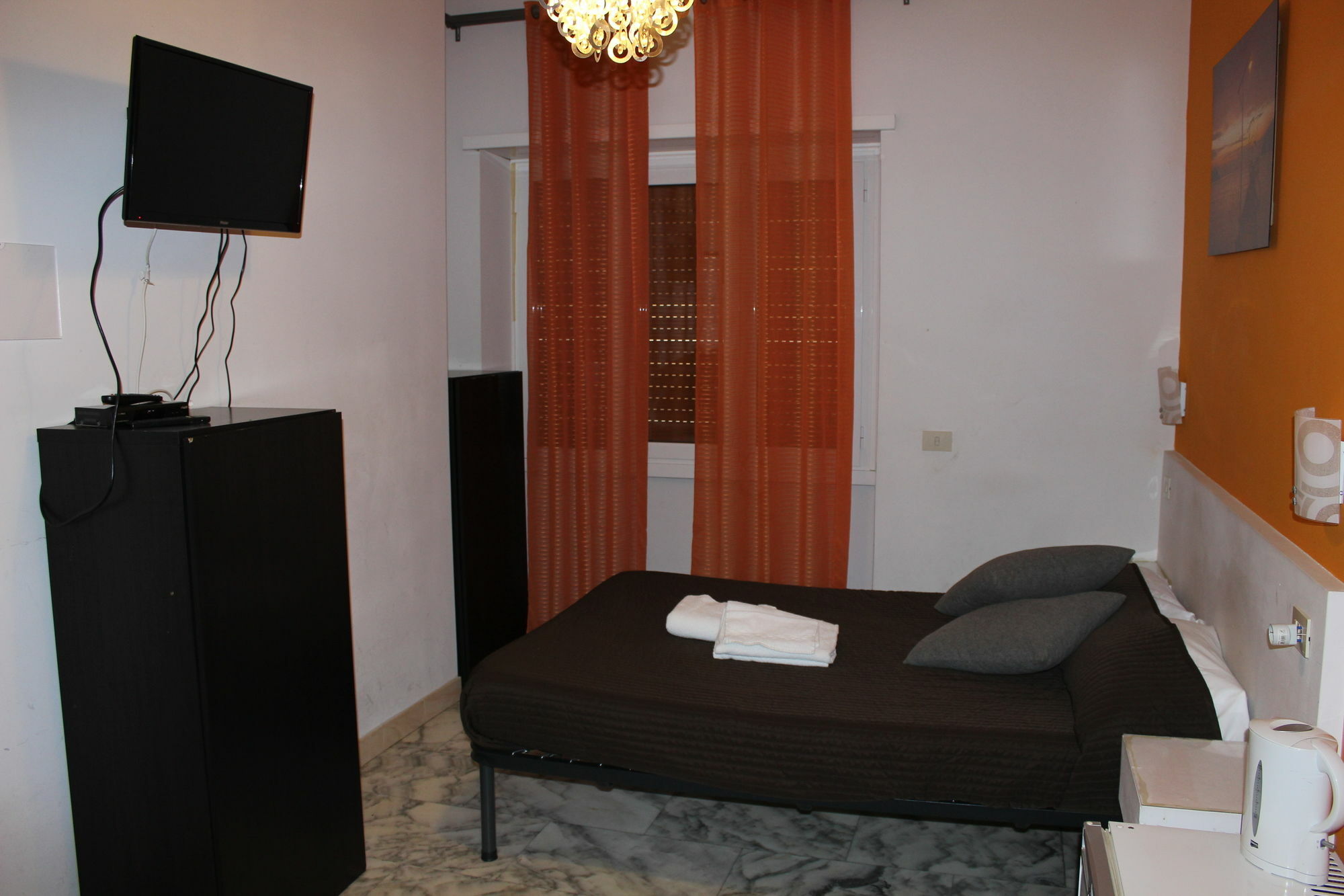 Mr. Charlie Brown Guest house 2*